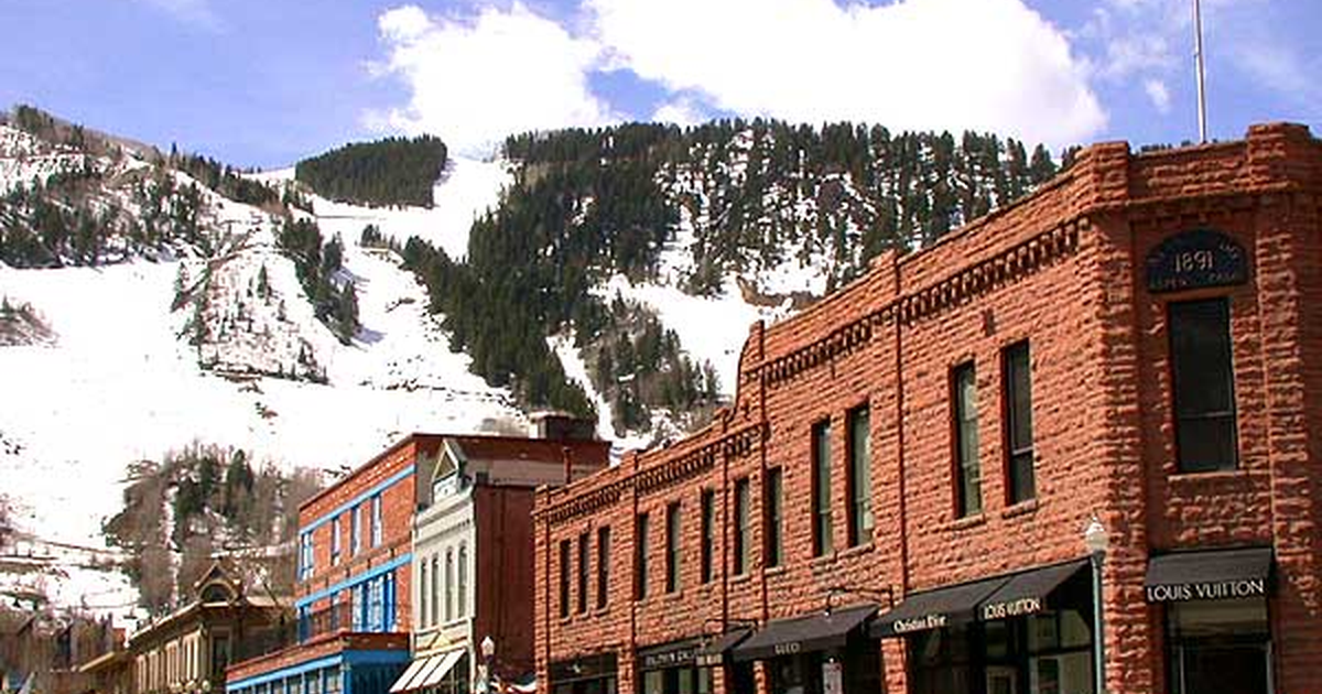 Aspen city waterfront and skyline